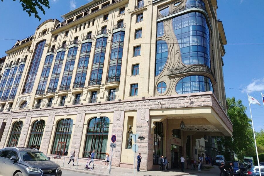 Прокуратура контролирует дело о стрельбе в новосибирском отеле Grand Autograph