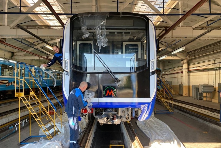 новосибирский метрополитен приступил к приёмке первых новых вагонов модели «Ермак»