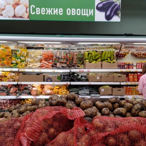 Лидерами роста цен в Новосибирске в августе стали огурцы и рыба