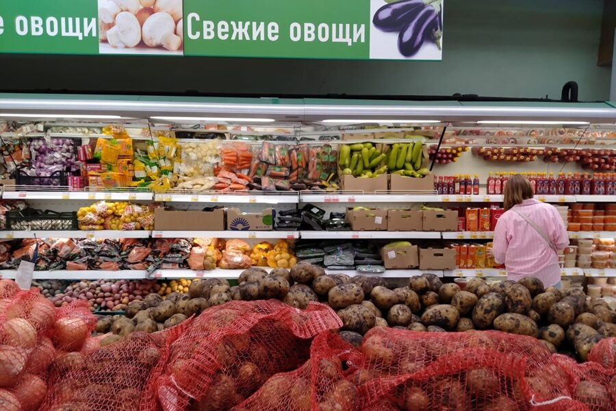 Лидерами роста цен в Новосибирске в августе стали огурцы и рыба