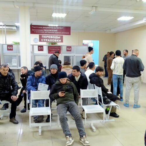 Депутаты Госдумы предложили ограничить въезд в Россию семьям мигрантов