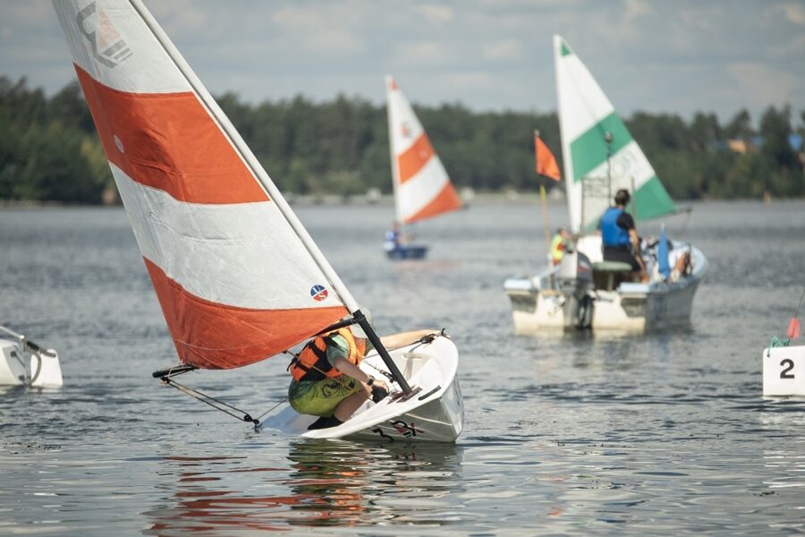 Новосибирский производитель протестировал яхты на соревнованиях на Обском море