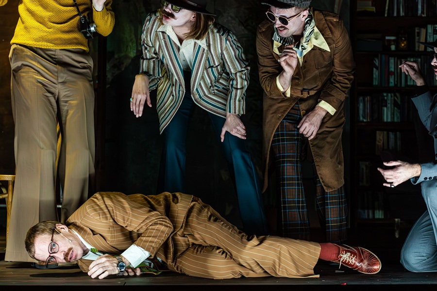 От вала неприятных открытий Кузен тронулся умом и сам ощутил себя удавом Голубчиком