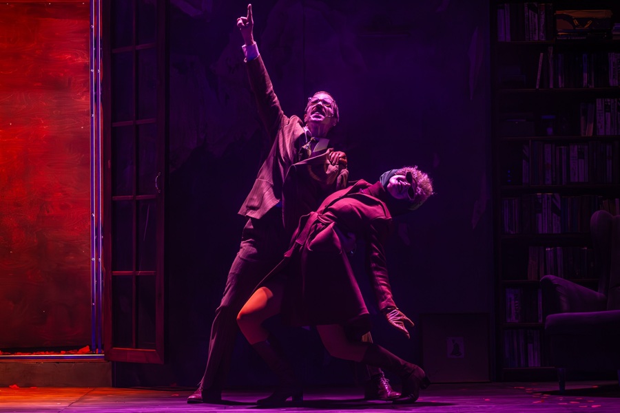 Удав конвертирован в изнуренном одиночеством воображении Мишеля