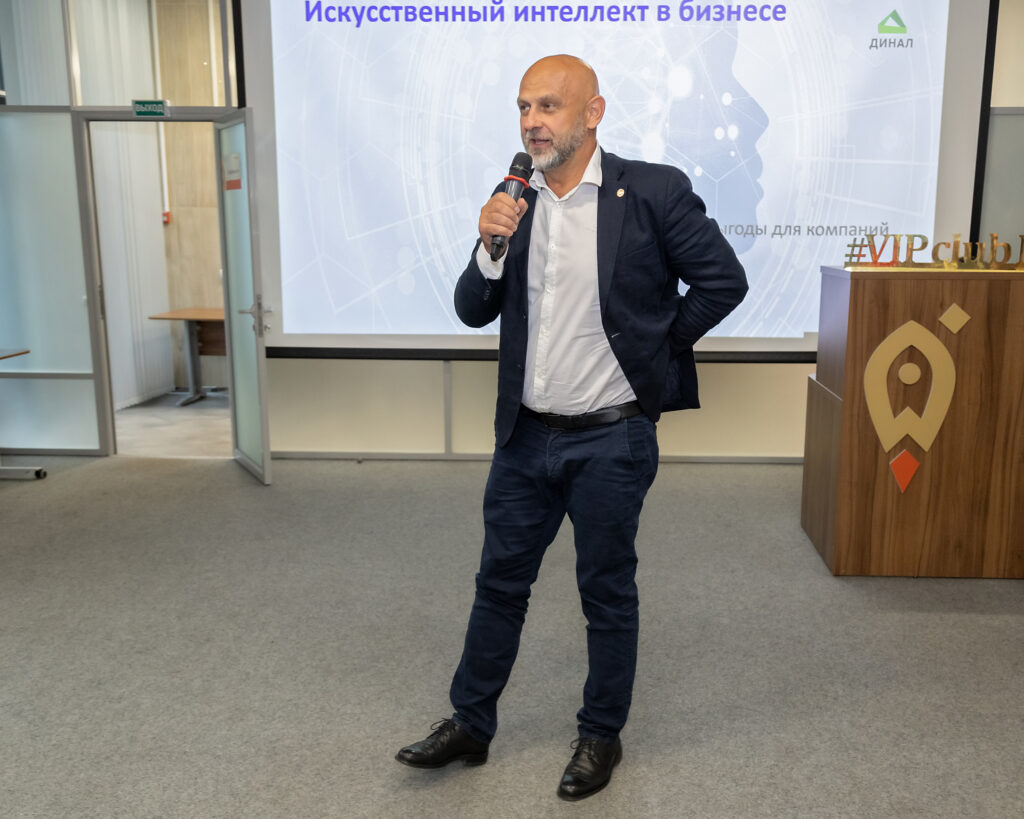 Андрей Попов