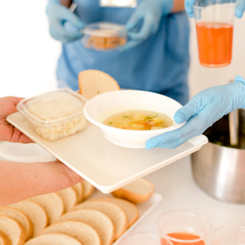 Качество школьного питания в Новосибирской области проверяют в лабораториях