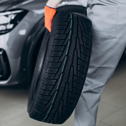 Водителей Новосибирска призвали сменить летние шины на зимние