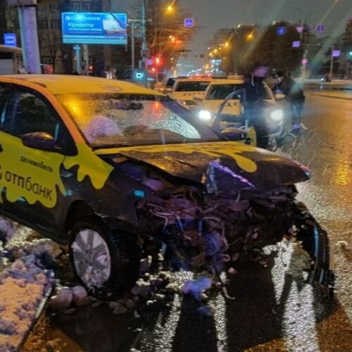 Каршеринговый автомобиль