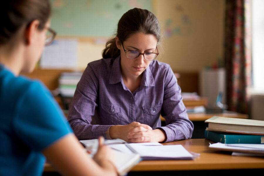 Педагог из Новосибирска назвал необычные подарки на День учителя