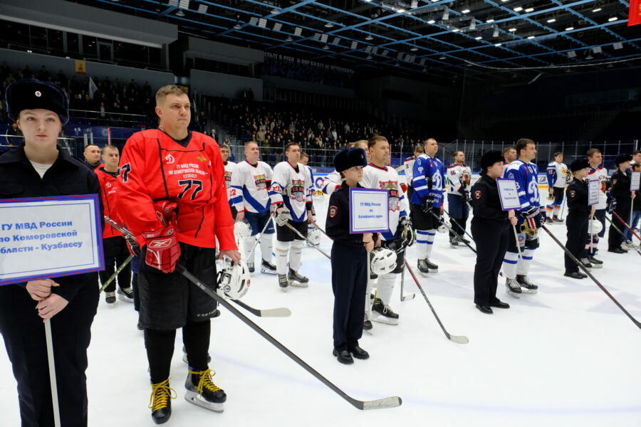 Новосибирск принимает хоккейный турнир МВД