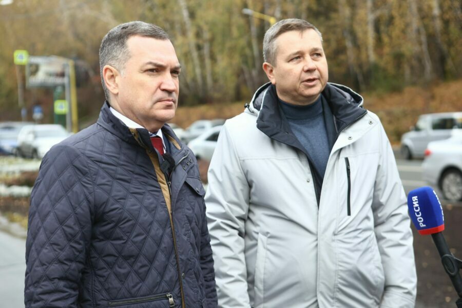 Второй год подряд в Советском районе обновляют газоны