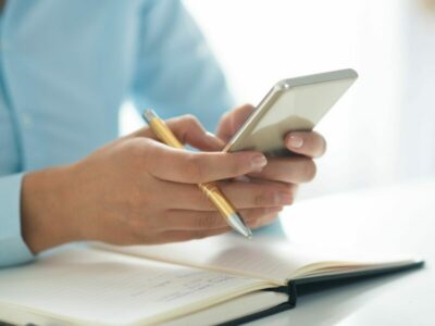 Эмоции на бумаге и в смартфоне: россияне фиксируют не только факты, но и чувства