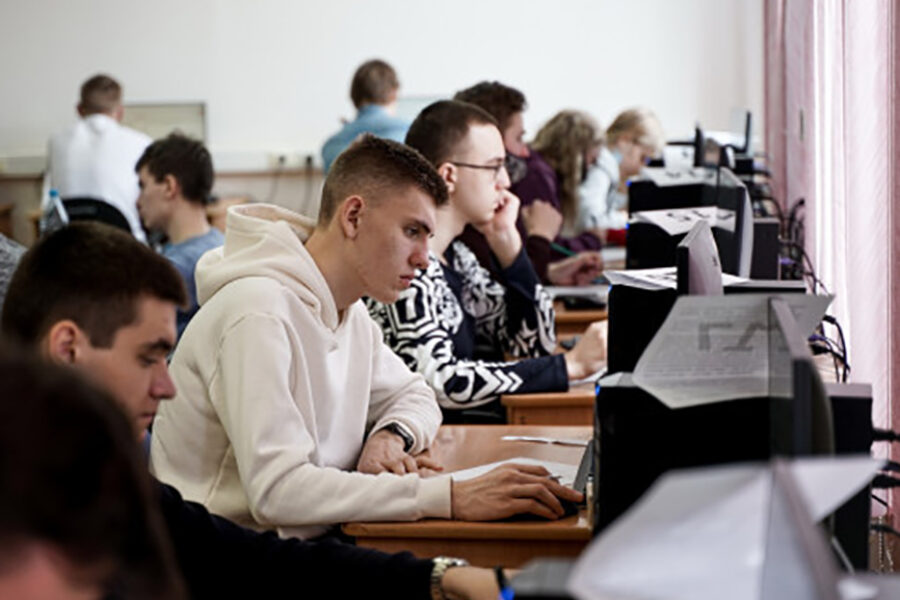 Свыше 3600 студентов выбрали педагогические специальности в вузах и колледжах НСО