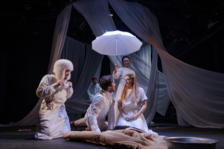 Вся история посвящена стрессу курортного романа