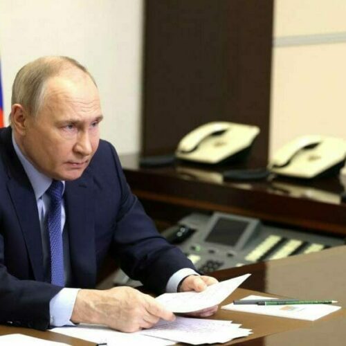 Артисты Новосибирска написали стихи ко дню рождения Путина