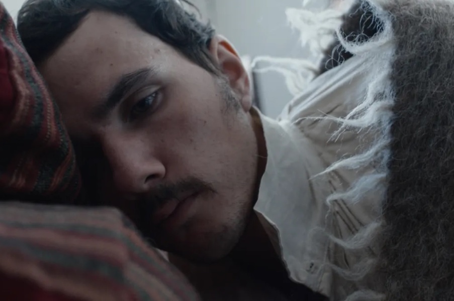 Бакур Бакрадзе снял очень эмпатичное, с любовью сделанное и реалистичное кино. Очень непохожее на нынешние типичные байопики