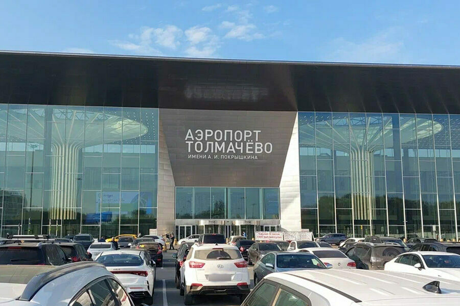 Авиакомпании отказываются прокомментировать массовый овербукинг в Новосибирске