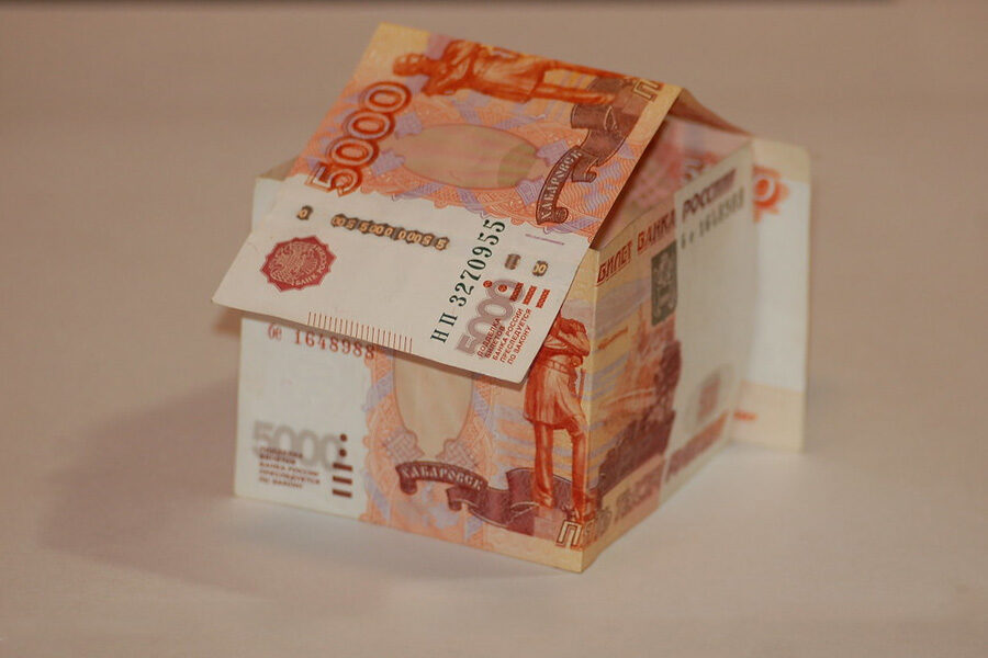 дом из денег