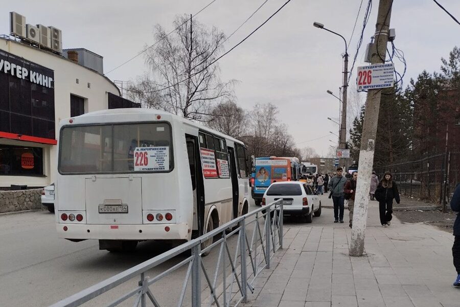 Стоимость проезда в транспорте в 2026 году назвали новосибирские перевозчики