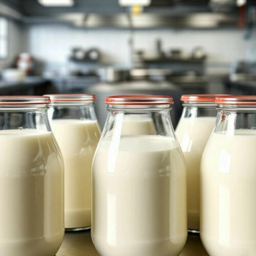 поставки молока