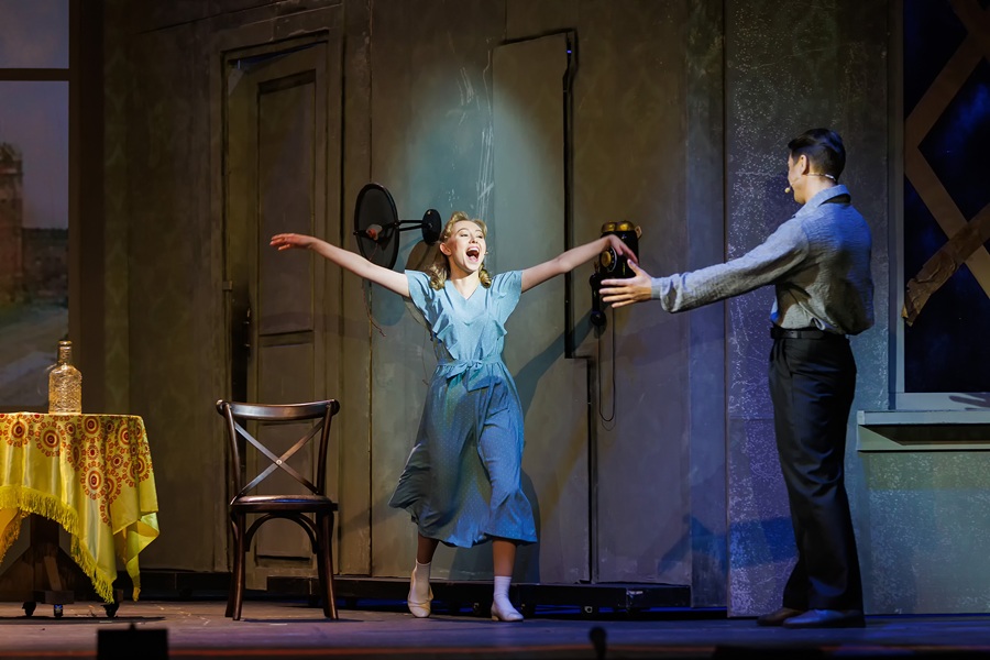 Зрители, привыкшие воспринимать этот сюжет по фильму Михаила Калатозова, будут обескуражены характером главной героини