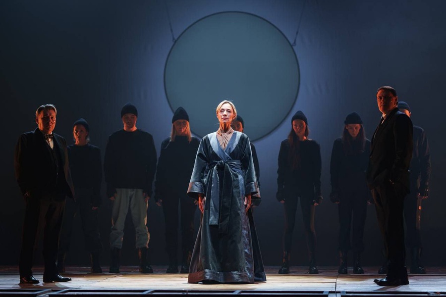 На сцене почти не стали воспроизводить приключенческую составляющую гомеровой поэмы