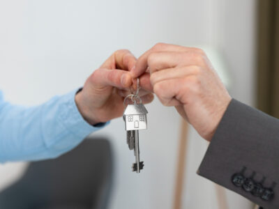 Депутат Госдумы просит Генпрокуратуру пресечь мошенничество с жильём пенсионеров