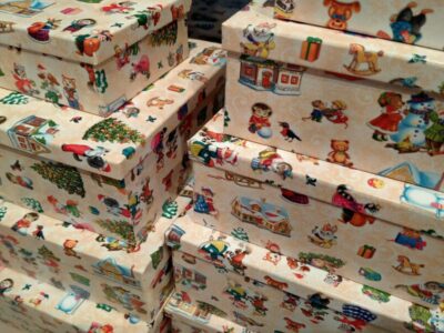 «Здесь вам не СССР»: в Новосибирске компании экономят на новогодних подарках для детей сотрудников