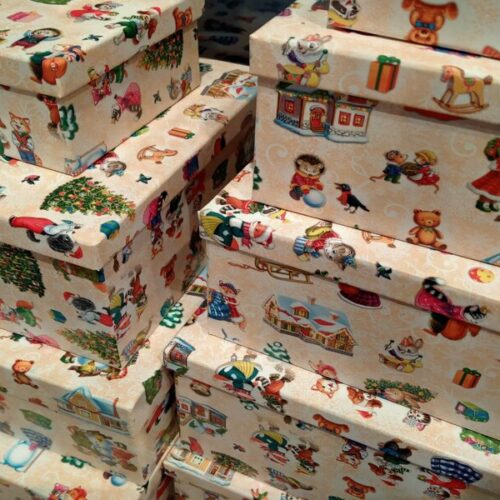 «Здесь вам не СССР»: в Новосибирске компании экономят на новогодних подарках для детей сотрудников