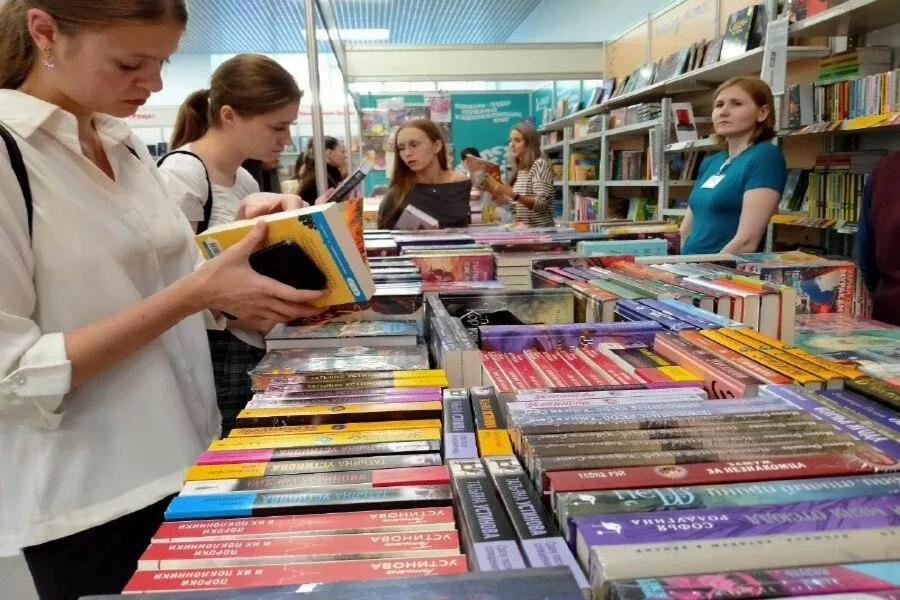 На фестивале в Новосибирске обсуждают вымирание книжных магазинов