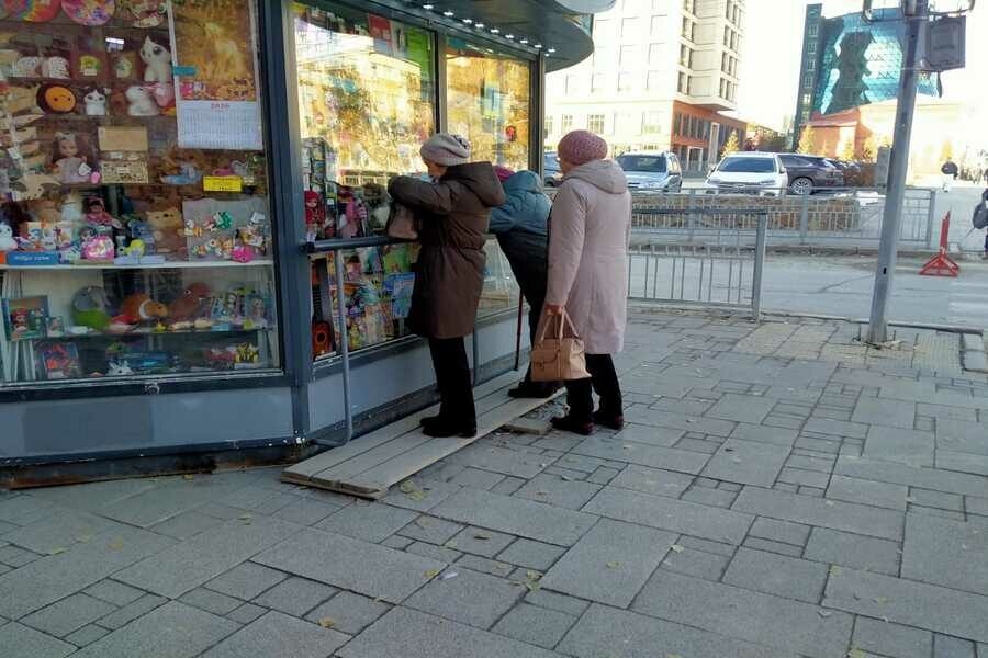 Издатели попросили губернатора и главу СФ спасти газетные киоски в Новосибирске