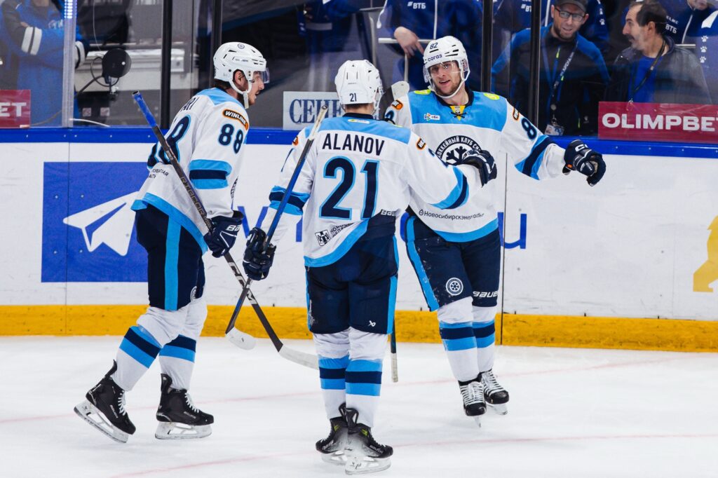 «Сибирь» прервала рекордную серию поражений в КХЛ