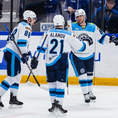 «Сибирь» прервала серию рекордных поражений в КХЛ