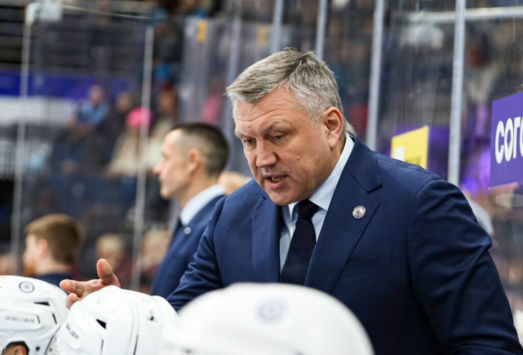 Тренер извинился за команду: ХК «Сибирь» потерпел одиннадцатое поражение подряд