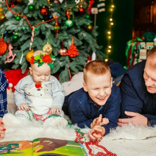 Благотворительный фонд «Выручаем» поддержит нуждающиеся семьи сибиряков в канун Нового года