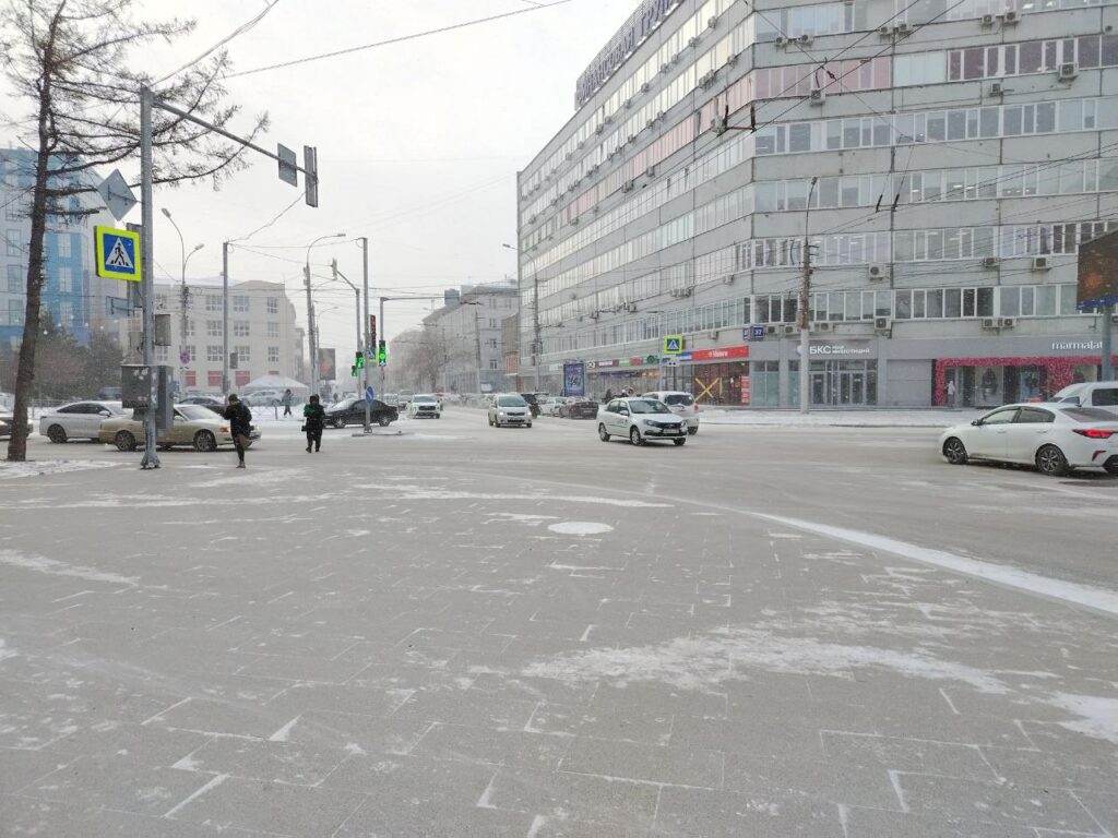 С марта 2026 года все вывески в России будут переводиться на русский язык