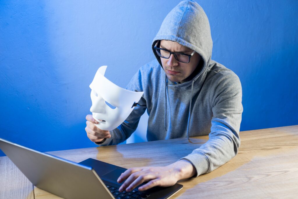 Мошенники и их доходы: средний «чек» упал в четыре раза