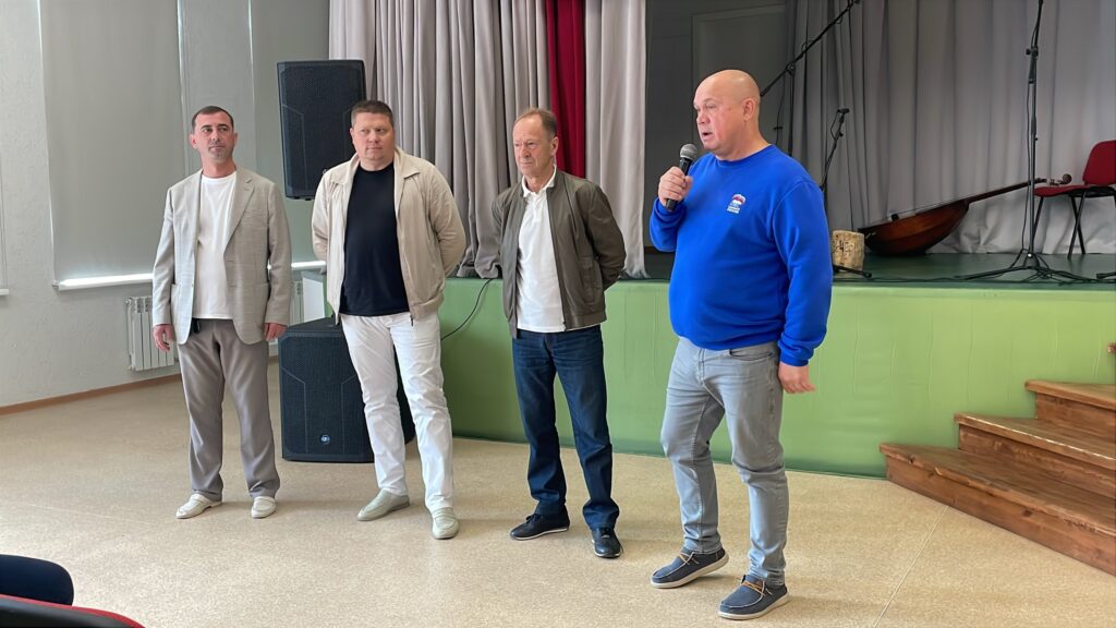 в 2026 году будет завершено строительство еще одной дороги до школы в Светлом