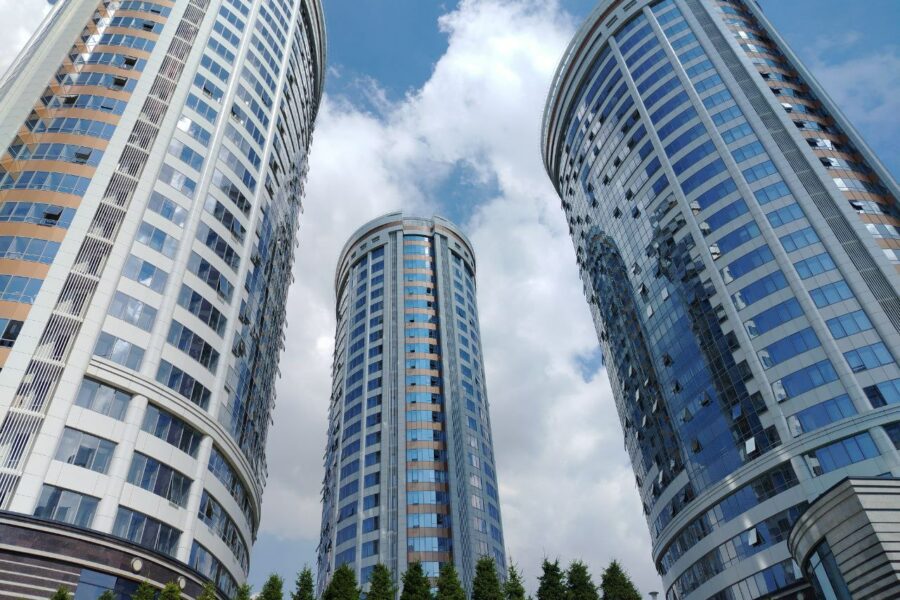 «Соседи страдают»: за курение в квартире арендатора в Новосибирске попросят съехать