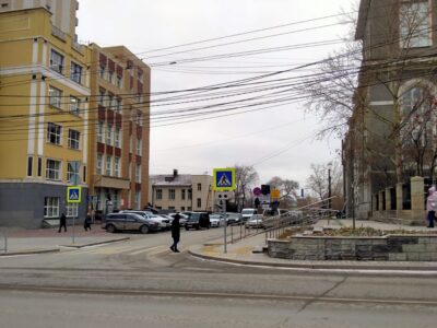 На платных парковках в Новосибирске планируют заряжать электромобили