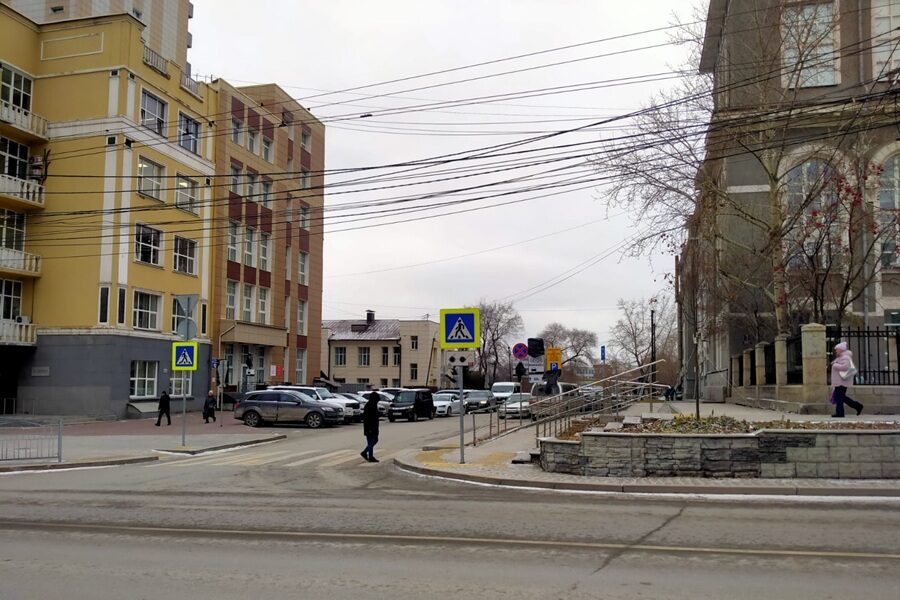 На платных парковках в Новосибирске планируют заряжать электромобили