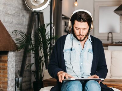 Для реабилитации инвалидов в Новосибирске закупят 150 «говорящих книг»