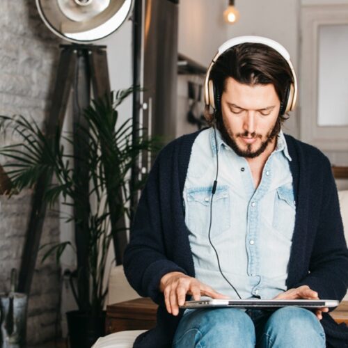 Для реабилитации инвалидов в Новосибирске закупят 150 «говорящих книг»