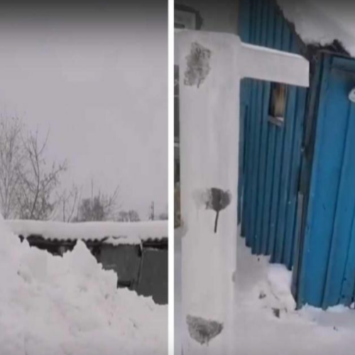 Трактор завалил снегом дом пенсионеров и перегородил проезд в Новосибирской области