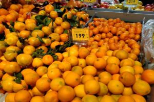 «Иначе их бы уже никто не покупал»: в Новосибирске неожиданно подешевели мандарины