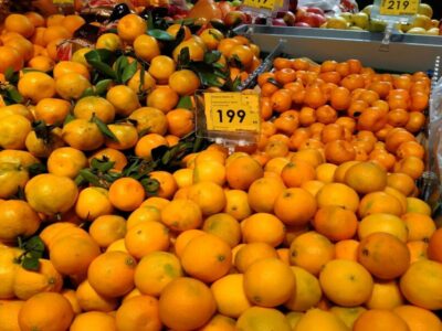 «Иначе их бы уже никто не покупал»: в Новосибирске неожиданно подешевели мандарины