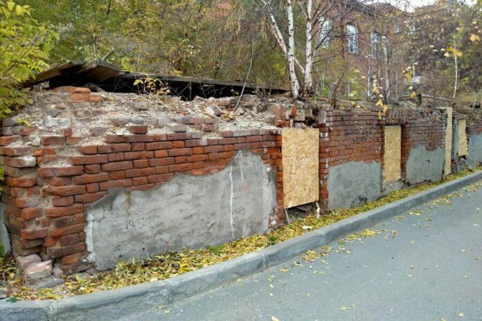 Мэрия Новосибирска продает сгоревший памятник архитектуры за один рубль