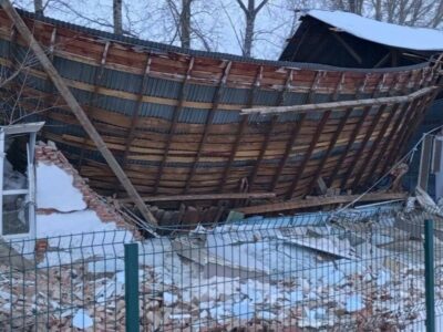 Рухнуло здание спортшколы под Новосибирском