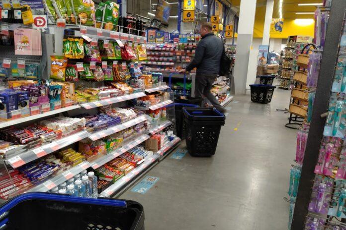 «Их воспитали сети»: меньше половины жителей Новосибирска покупает продукты местного производства