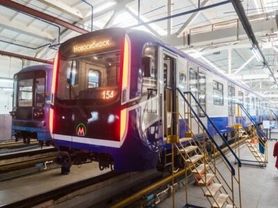 В Новосибирск доставили еще два инновационных поезда «Ермак»